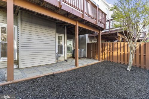 7433 Dunnington Pl, Alexandria VA  22315-5248 exterior