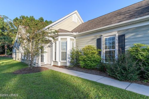 29 Mystic Point Dr, Bluffton SC 29909-2073 exterior