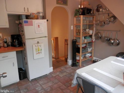 113 Walnut Ave, Ardmore PA 19003-2104 exterior