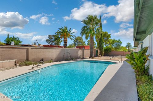 1401 Brown Ave, Tucson AZ 85710-3174 exterior