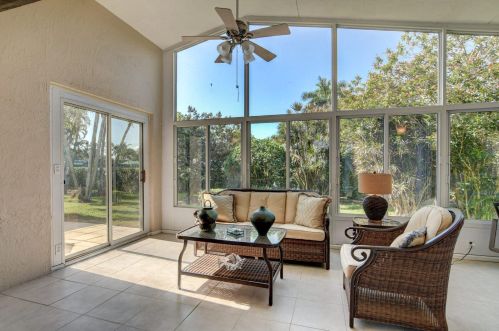 6590 Maybrook Rd, Boynton Beach FL 33437-6411 exterior