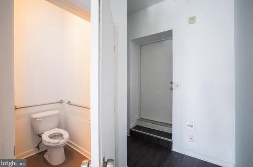 223 Girard Ave, Philadelphia PA 19130-1420 exterior