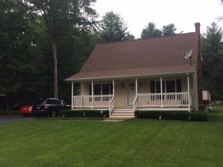 82 Pleasant View Dr, Killingly, CT 06241-1213