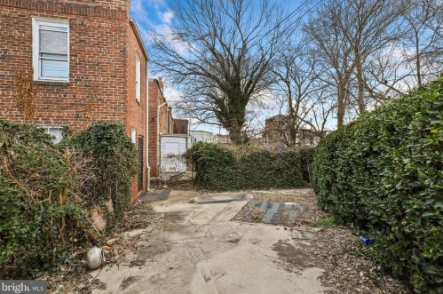 1850 Capitol Ave, Washington DC 20002-1702 exterior