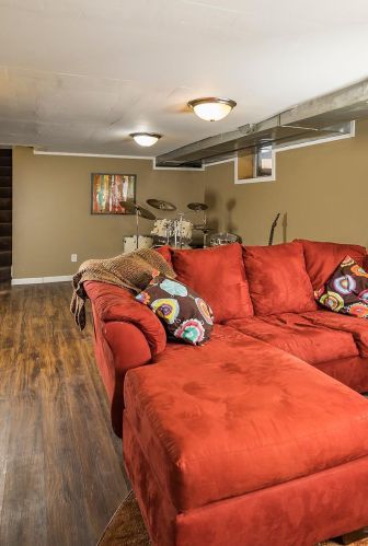 1657 Charles Ave, Saint Paul MN 55104-2226 exterior