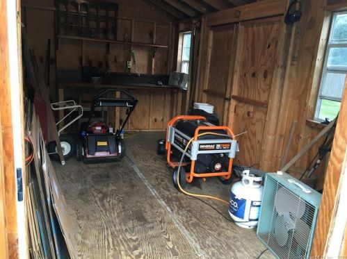 25 Pearl St, Windsor Locks CT 06096-1421 exterior