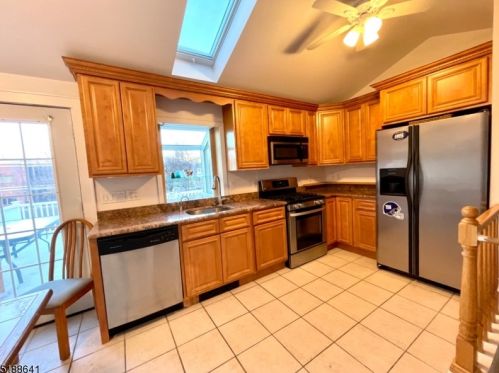 50 Southwynde Dr, Parsippany, NJ 07834-2029