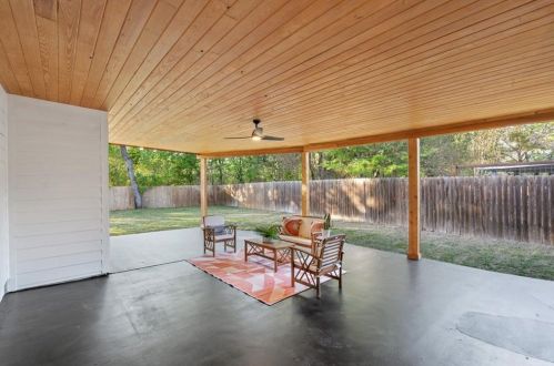 5006 Buffalo Pass, Austin TX 78745-2832 exterior