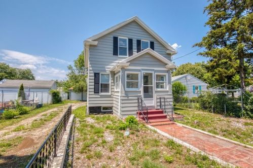 1614 Carew St, Springfield, MA 01104-1404