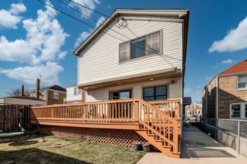 7765 Thorndale Ave, Chicago IL 60631-2351 exterior