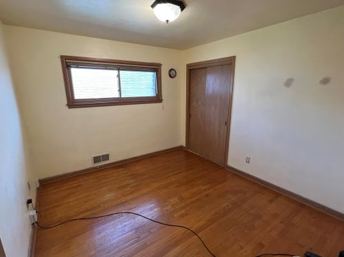 3619 86, Milwaukee WI 53228-1509 exterior