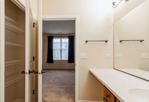 532 Pleasant Dr, Joliet IL 60404-9577 exterior