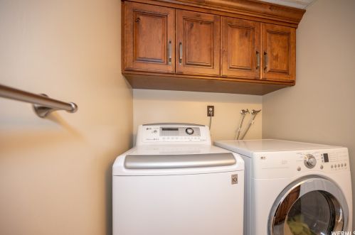 6948 Firefox Cir, Taylorsville UT 84081-5376 exterior