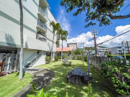 1520 Liholiho St, Honolulu HI  96822-4090 exterior