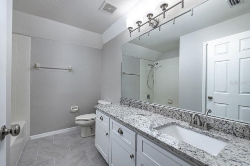 10850 Newbridge Dr, Riverview FL exterior