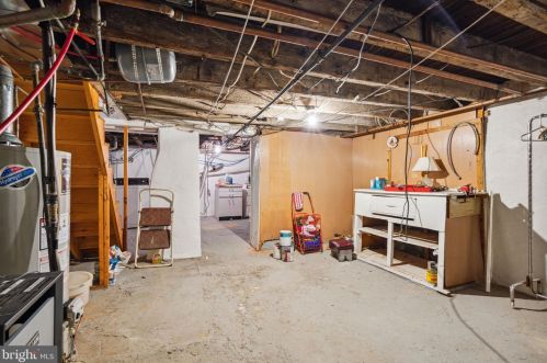 712 Carpenter St, Philadelphia PA 19146-3907 exterior