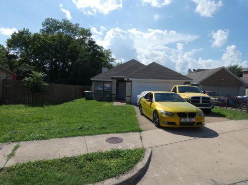 2933 Curvilinear Ct, Dallas TX  75227-7236 exterior