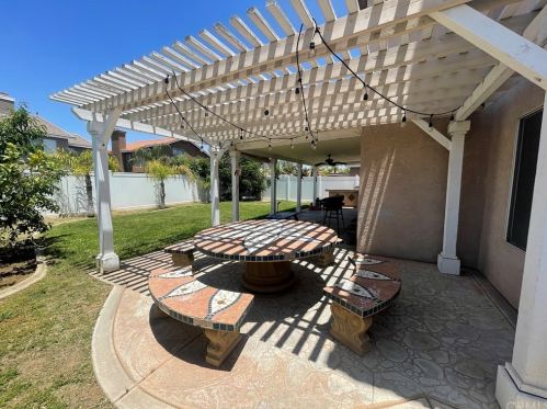 986 Mirada Dr, Perris CA 92571-9439 exterior