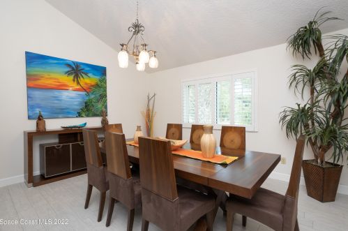 2945 Newfound Harbor Dr, Merritt Island FL 32952-2861 exterior