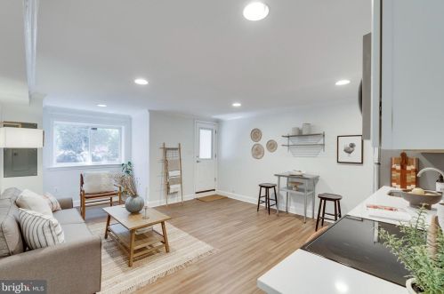 145 U St, Washington DC 20001-2338 exterior