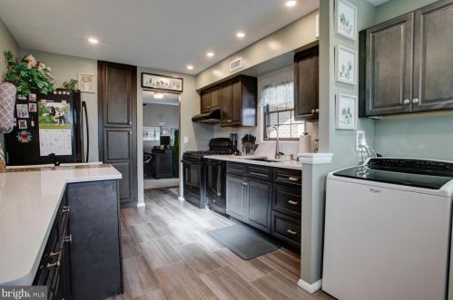 153 Valleybrook Dr, Lancaster PA 17601-4618 exterior