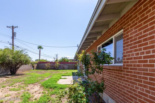 7017 Calle Orion, Tucson AZ  85710-5451 exterior