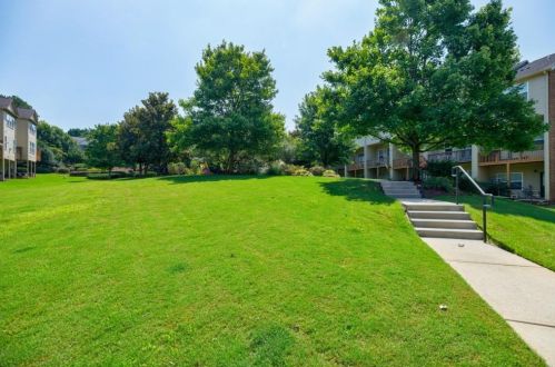 2067 Cobblestone Cir, Atlanta GA 30319-4911 exterior