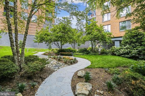 2001 15th St, Arlington VA  22201-2604 exterior