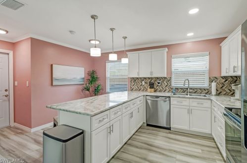 629 95th Ave, Naples FL 34108-2454 exterior