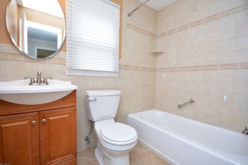 188 Springfield Ave, Berkeley Heights, NJ 07922-1257