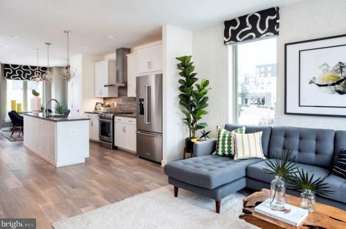 1904 Chapman Ave, Rockville, MD 20852-1616