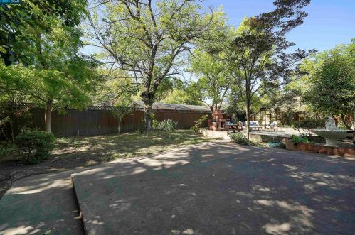 1014 San Miguel Rd, Concord CA 94518-2054 exterior