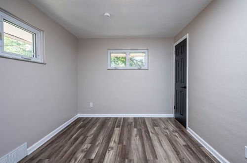 1076 Muldowney Ave, Pittsburgh PA 15207-2078 exterior