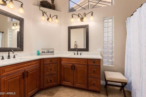 6372 Linda Ln, Chandler AZ 85226-5850 exterior