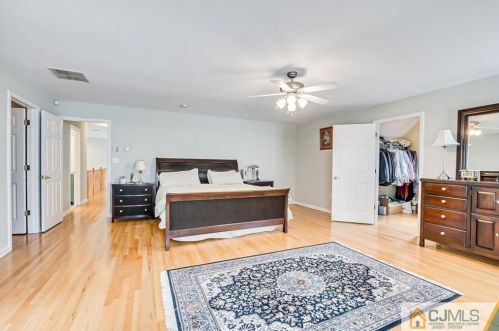 16 Sonia Ct, Edison NJ 08820-4443 exterior