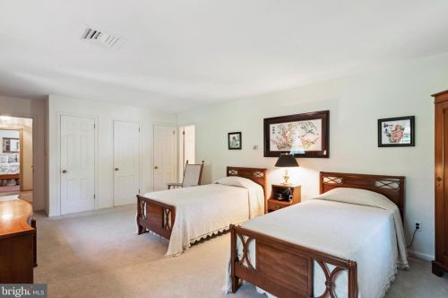 2195 Terwood Rd, Huntingdon Valley PA 19006-5509 exterior