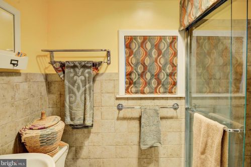 5 Cadwalader Dr, Trenton NJ 08618-3301 exterior