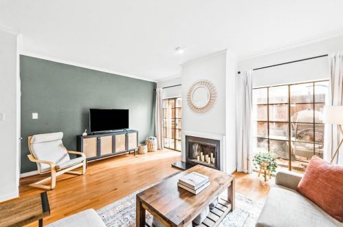 3818 Hall St, Dallas, TX 75219-4206