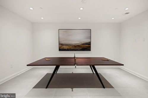 4511 Klingle St, Washington DC  20016-3580 exterior