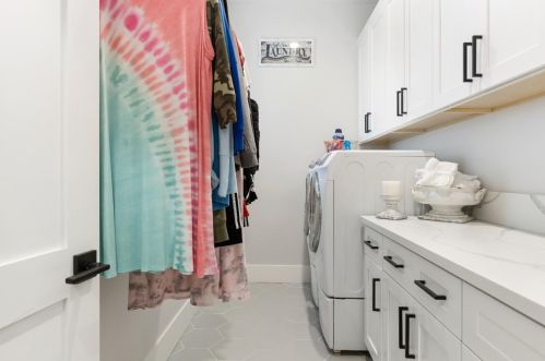 1990 Ritchie St, Folsom CA  95630 exterior