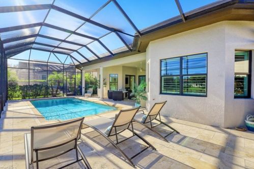 7247 Lantana Cir, Naples FL 34119-9809 exterior