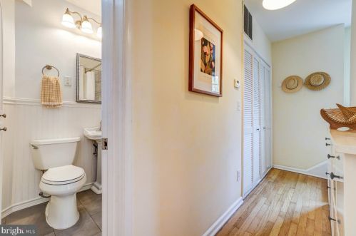 1225 C St, Washington DC 20003-1806 exterior