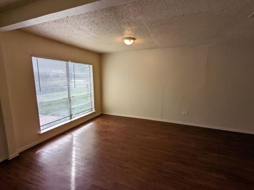 3827 Black Oak Dr, Dallas TX  75241-3310 exterior