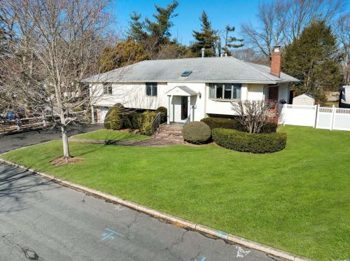 20 Inwood Pl, Huntington Station, NY 11747-1519