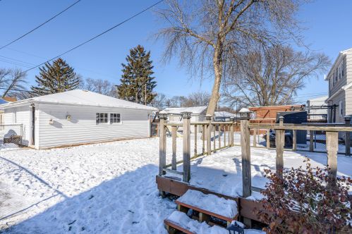 3419 90th St, Milwaukee, WI 53222-3652