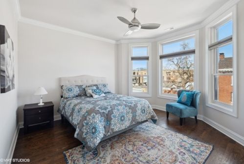 421 50 St, Chicago IL 60615-2222 exterior