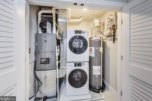 1028 Bladensburg Rd, Washington DC 20002-2923 exterior