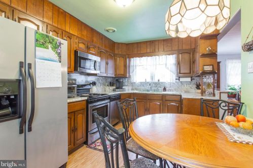 540 Riv Dr, Camden NJ 08110-2918 exterior