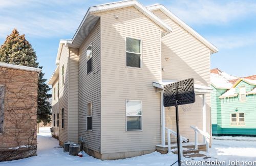 930 Sheldon Ave, Grand Rapids MI 49507-1166 exterior