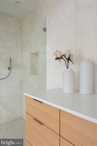 516 21 St, Philadelphia PA 19130-1401 exterior